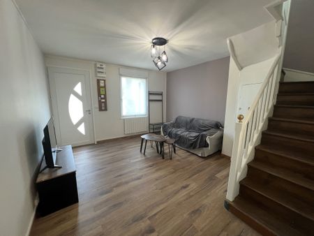 MAISON MEUBLÉE ENTIEREMENT RÉNOVÉE IDÉALE COLOCATION - PROCHE CITADELLE - Photo 2