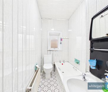 3 bedroom terraced house to rent - Photo 5