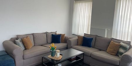 Appartement te huur in Roeselare voor € 725 met 1 slaapkamer - Photo 2