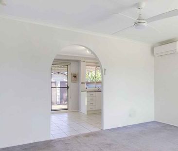 Spacious & Well-Presented Family Home in Quiet Cul-de-Sac - Photo 1