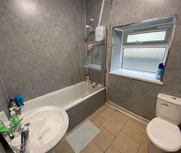Room For Rent Cardiff Road, Pontypridd - Photo 5