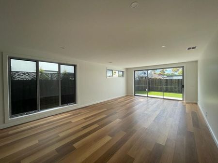 Luxurious Townhouse ! - Photo 2