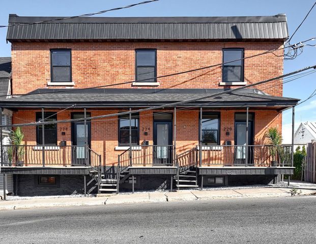 À louer / Maison à étages - Photo 1