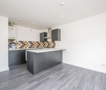 2 bed Apartment To Let - Photo 4