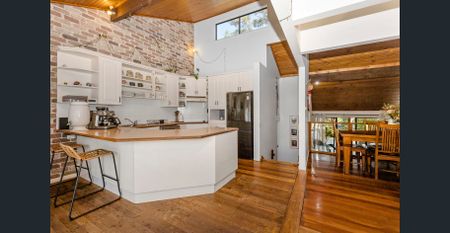 Coastal Charm Meets Leafy Serenity - Photo 3