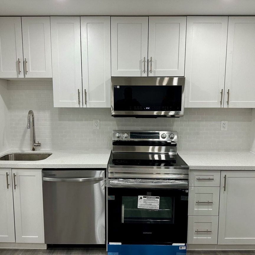 For Lease - 21 Thames Way Unit# LOWER, Hamilton, Ontario - Photo 1