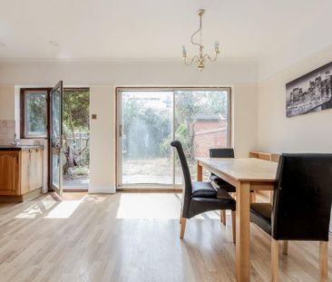 4 bedroom terraced house to rent - Photo 1