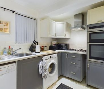 2 bedroom semi-detached house to rent - Photo 3