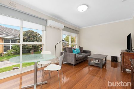 Beachside living - Photo 4