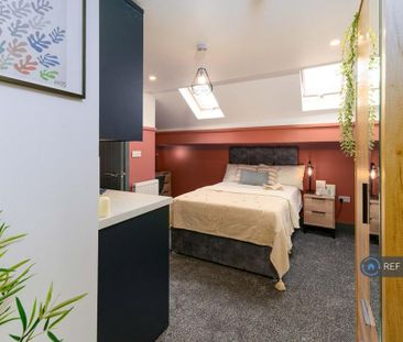 1 bedroom in a house share to rent - Photo 2