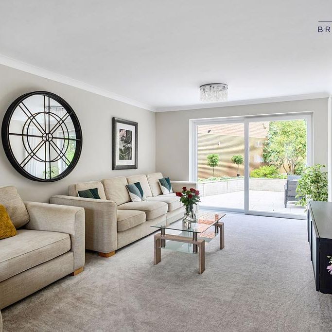 4 bedroom detached house to rent - Photo 1