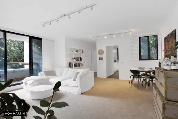 MGM MARTIN - SPACIOUS TWO BEDROOM APARTMENT - Photo 1