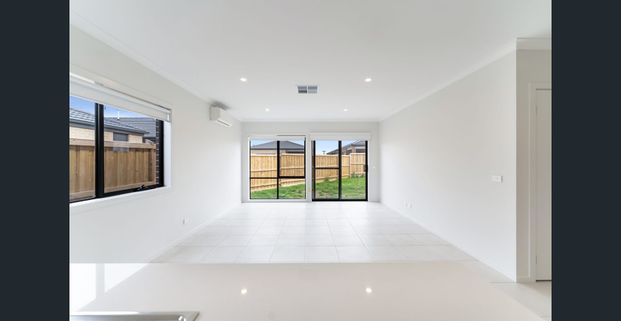 **RECEIVE ONE MONTH FREE RENT, ASK US HOW! Brand-New 4-Bedroom Family Home for Lease in Fraser Rise - Photo 1