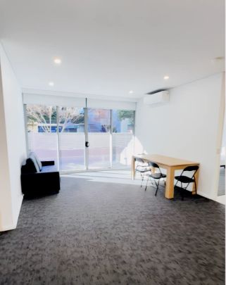 2 Broome Street, Sydney - Photo 1