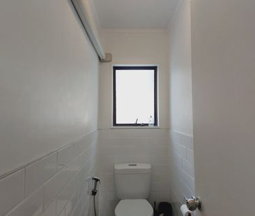 3 Bedroom Home on Royal Road, Massey – Prime Location! - Photo 5