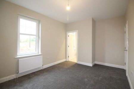 15 Sir Richard Wallace Gardens, Lisburn, BT28 3FL - Photo 3