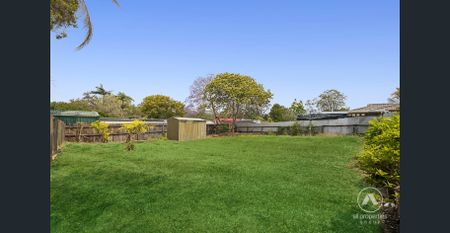 17 Cambridge Street, Boronia Heights, Qld 4124 - Photo 5