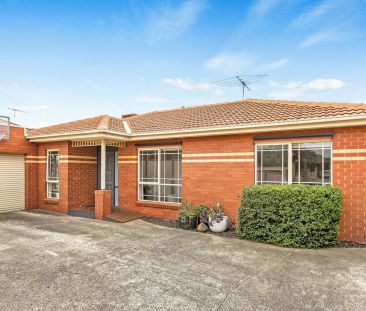 Modern low maintenance living in a prime location. - Photo 5