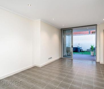 East Perth - Photo 6