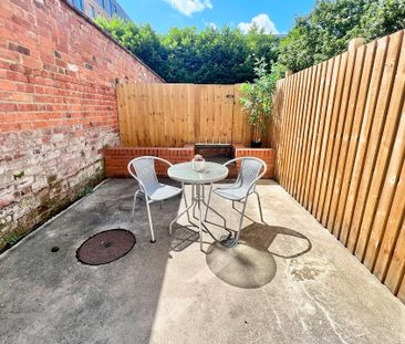 Flat 1B, 49 Lower Ford Street – Student Accommodation Coventry - Photo 1