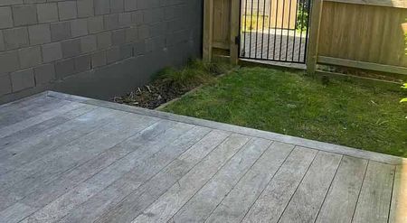 Modern Two-Bedroom Townhouse Close to CBD - Photo 3