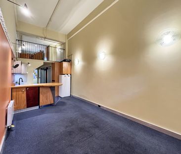 Welcome home to 1M/51 Webb Street - Photo 2