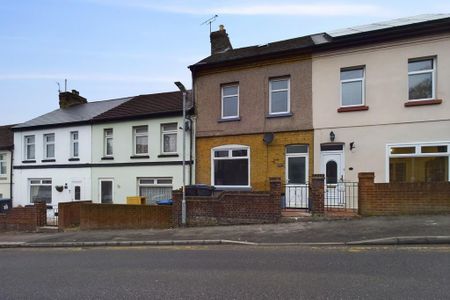 4 bedroom terraced house to rent - Photo 2