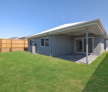 FOUR-BEDROOM FAMILY HOME - Photo 2