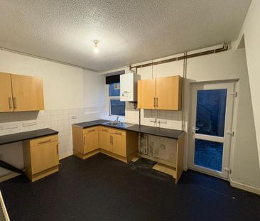 2 bedroom terraced house to rent - Photo 4