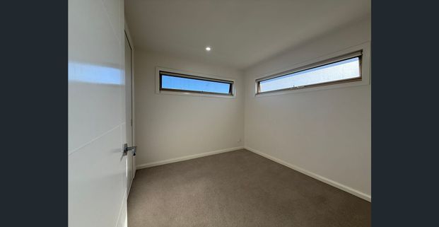 'Modern Townhouse Living in Westmeadows' - For Lease - Photo 1