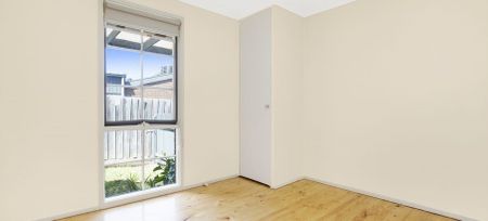 Beautiful 3 Bedroom Home - Photo 4