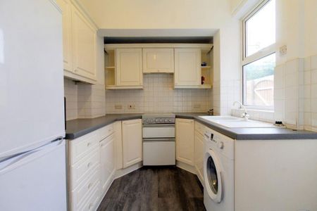 3 bedroom terraced house to rent - Photo 4