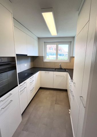 Attraktive 4 1/2-Zimmer-Wohnung an idyllischer Lage in Dinhard - Photo 2