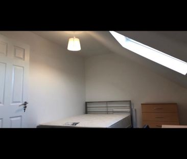 Room in a Shared House, Broadoak Walk, BS16 - Photo 3