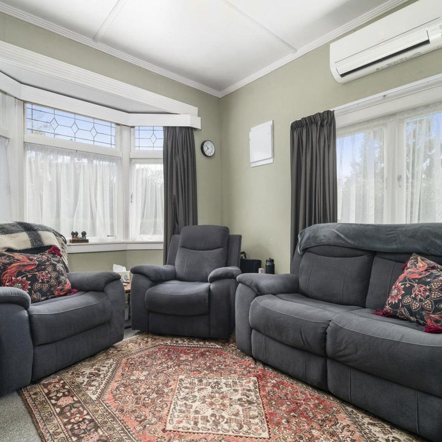 Charming, cosy & convenient! - Photo 1