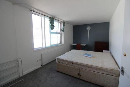 4 bedroom maisonette to rent - Photo 5