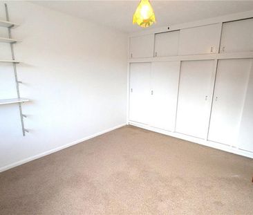 4 bedroom detached house to rent - Photo 4