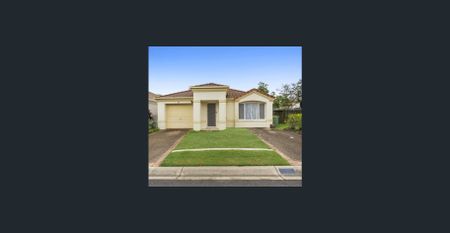 FAMILY HOME IN BOUTIQUE COMPLEX - Photo 3