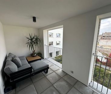 Prachtig en centraal gelegen luxe-appartement met 3 slaapkamers en 2 terrassen! - Photo 1