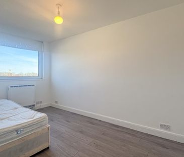 Latimer House, Potters Bar - Photo 2