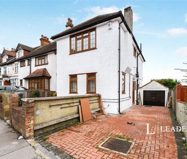 4 bedroom semi-detached house to rent - Photo 5