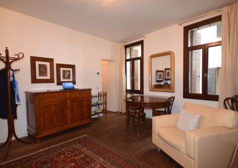 1377 Via Prati