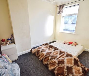 2 bedroom end of terrace house to rent - Photo 6