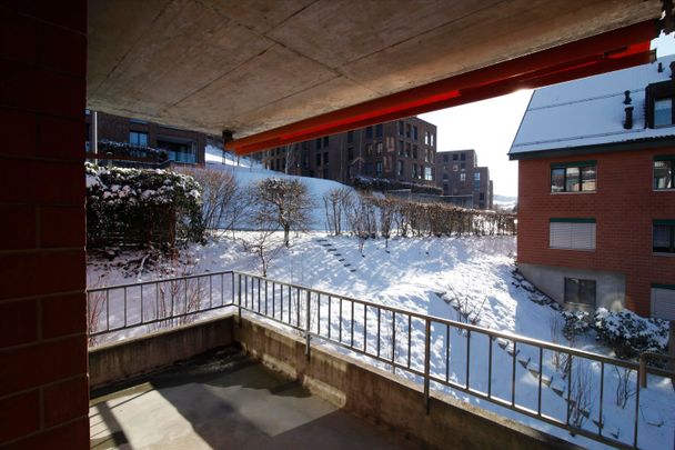 "Apartment with garden seating area" - Photo 1