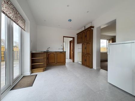 3 bedroom bungalow to rent - Photo 3