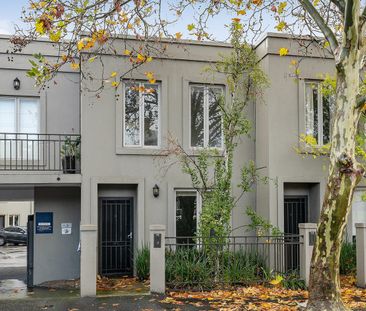 Double Storey Townhouse! - Photo 6