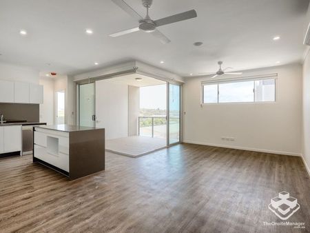 JUST LISTED - BREAK LEASE 1 BED / 1 BATH / 1 CAR - Photo 2