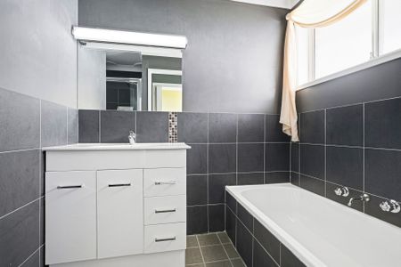 3 Bedroom Home for Rent! - Photo 4