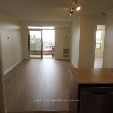 Living Arts/Prince Of Wales Beautiful 2Bdrm Corner Modern Kitchen - Photo 4