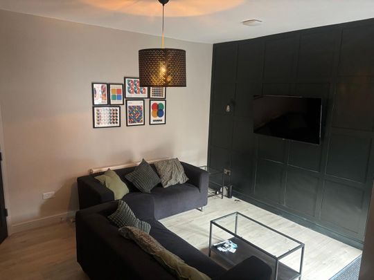 6 Bed Terraced House, Moseley Road, M14 - Photo 1